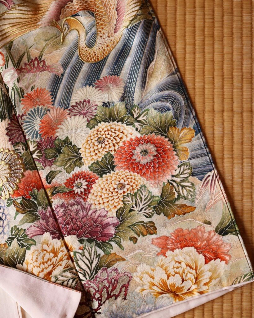 Girl Gone Authentic - Mihiro - Taubaki Vintage - Kimono