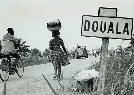 girl gone authenitc aziza siankam En route vers Douala 1950